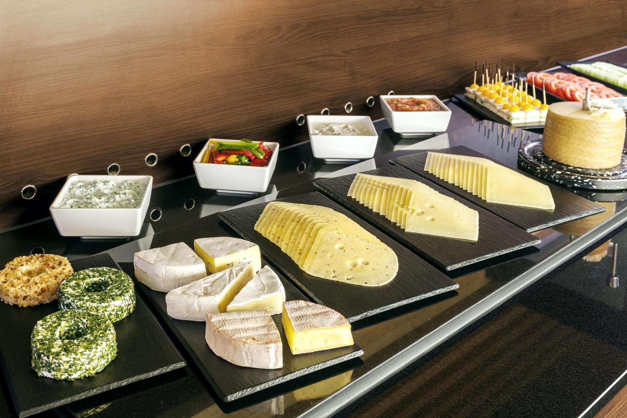 Nh Collection Santiago Casacostanera Hotel Екстериор снимка